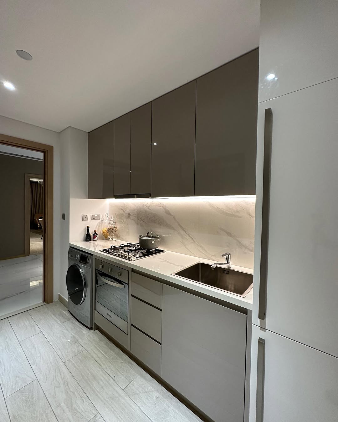Luxury Designer Apartment - Dubai Marina/Downtown - Image 7