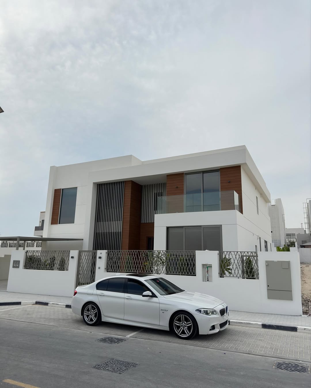 Luxury Contemporary Villa - Dubai - Image 1