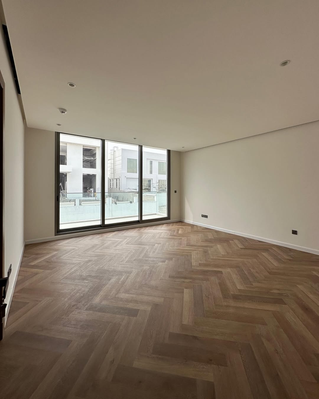 Luxury Contemporary Villa - Dubai - Image 4