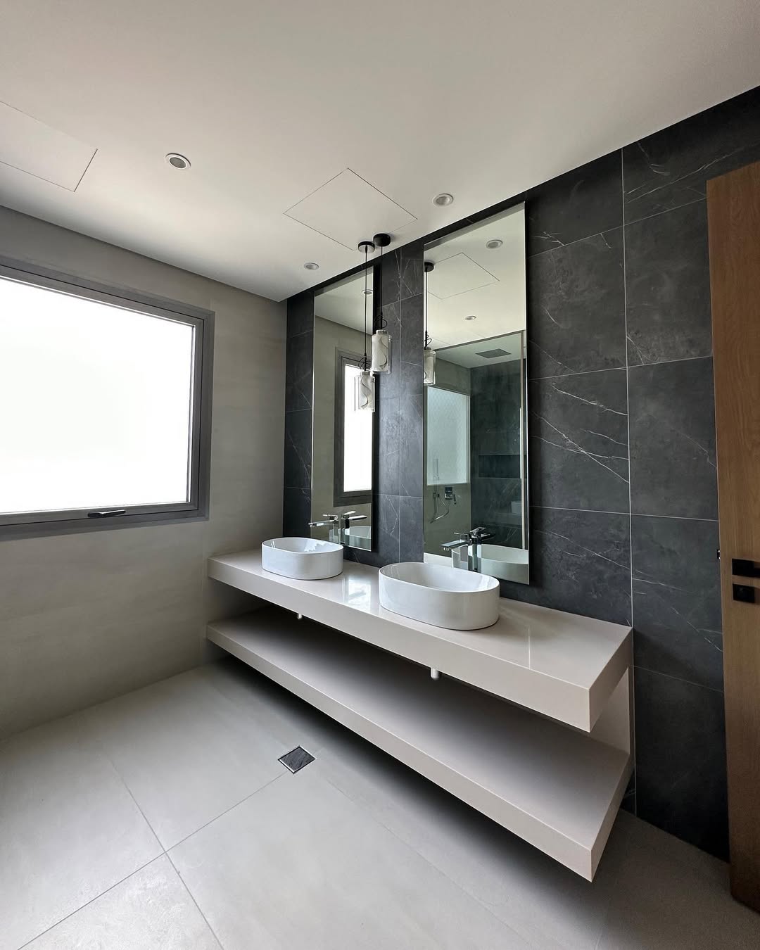 Luxury Contemporary Villa - Dubai - Image 9
