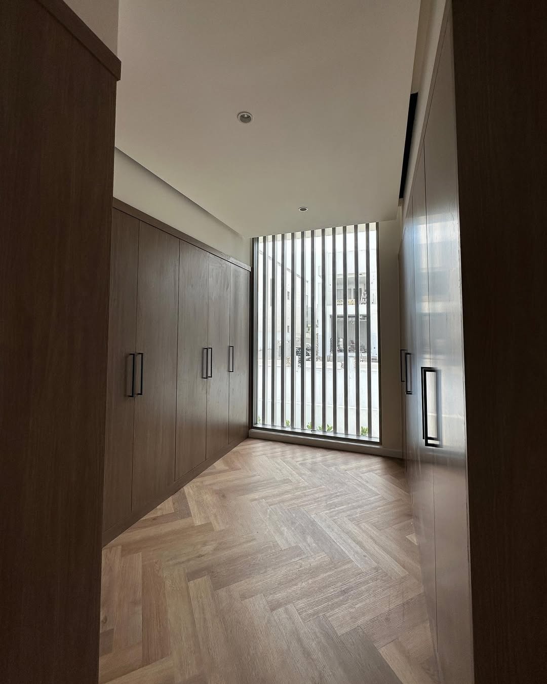 Luxury Contemporary Villa - Dubai - Image 10