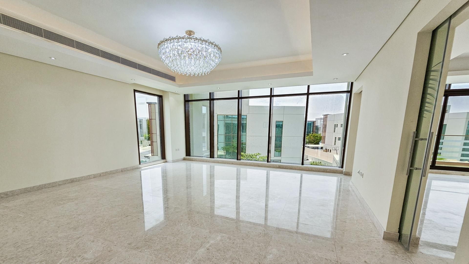 Gated Community Villa Overlooking Meydan Racecourse - Image 5