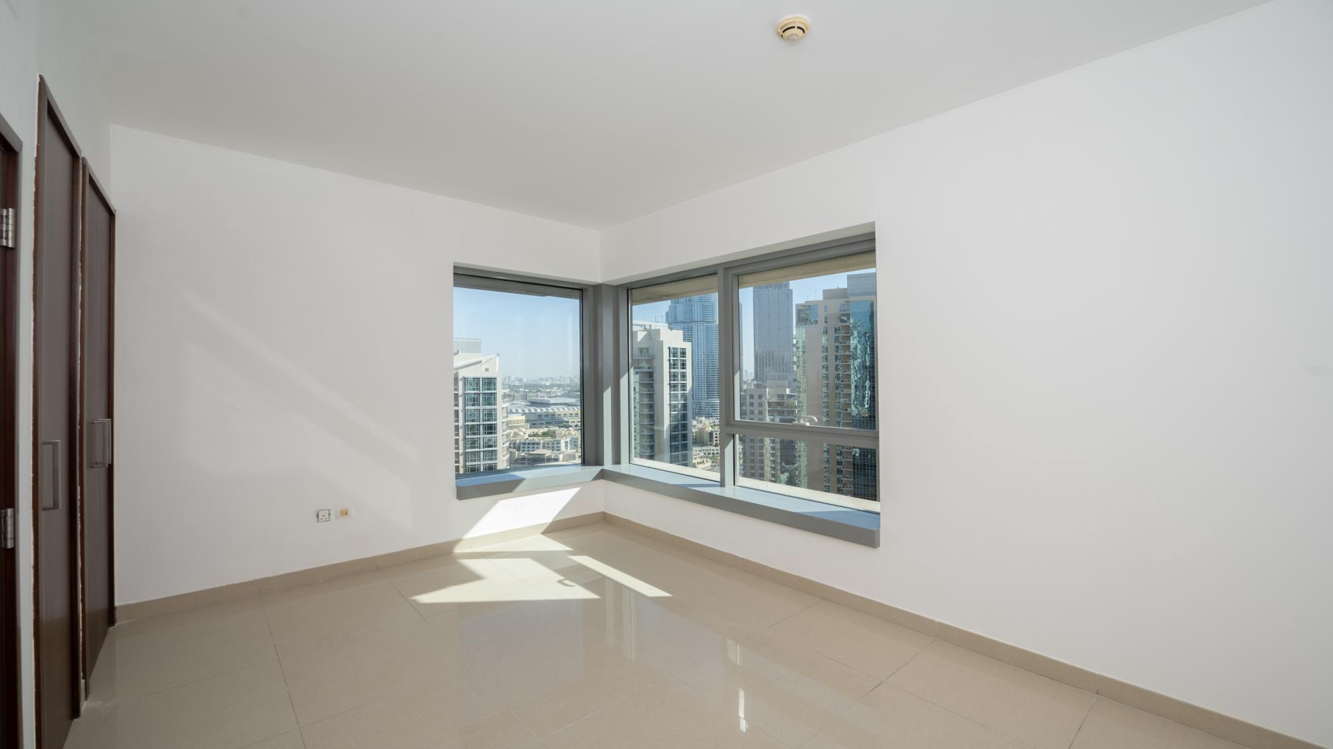 High-Floor Apartment with Full Burj Khalifa View in 29 Boulevard - Image 12